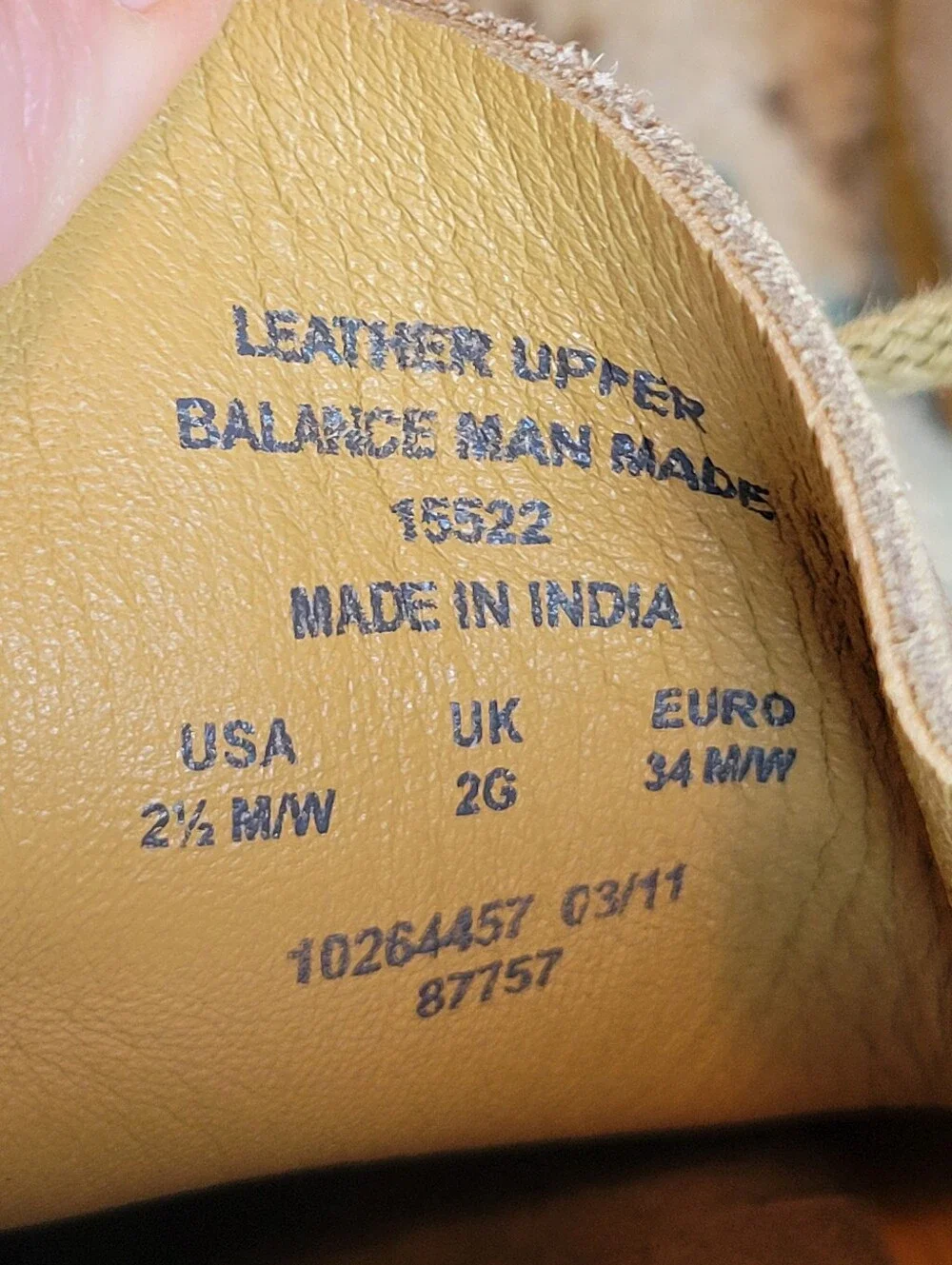Clarks Wallabee Light Maple Suede Boots, Size Youth 2.5